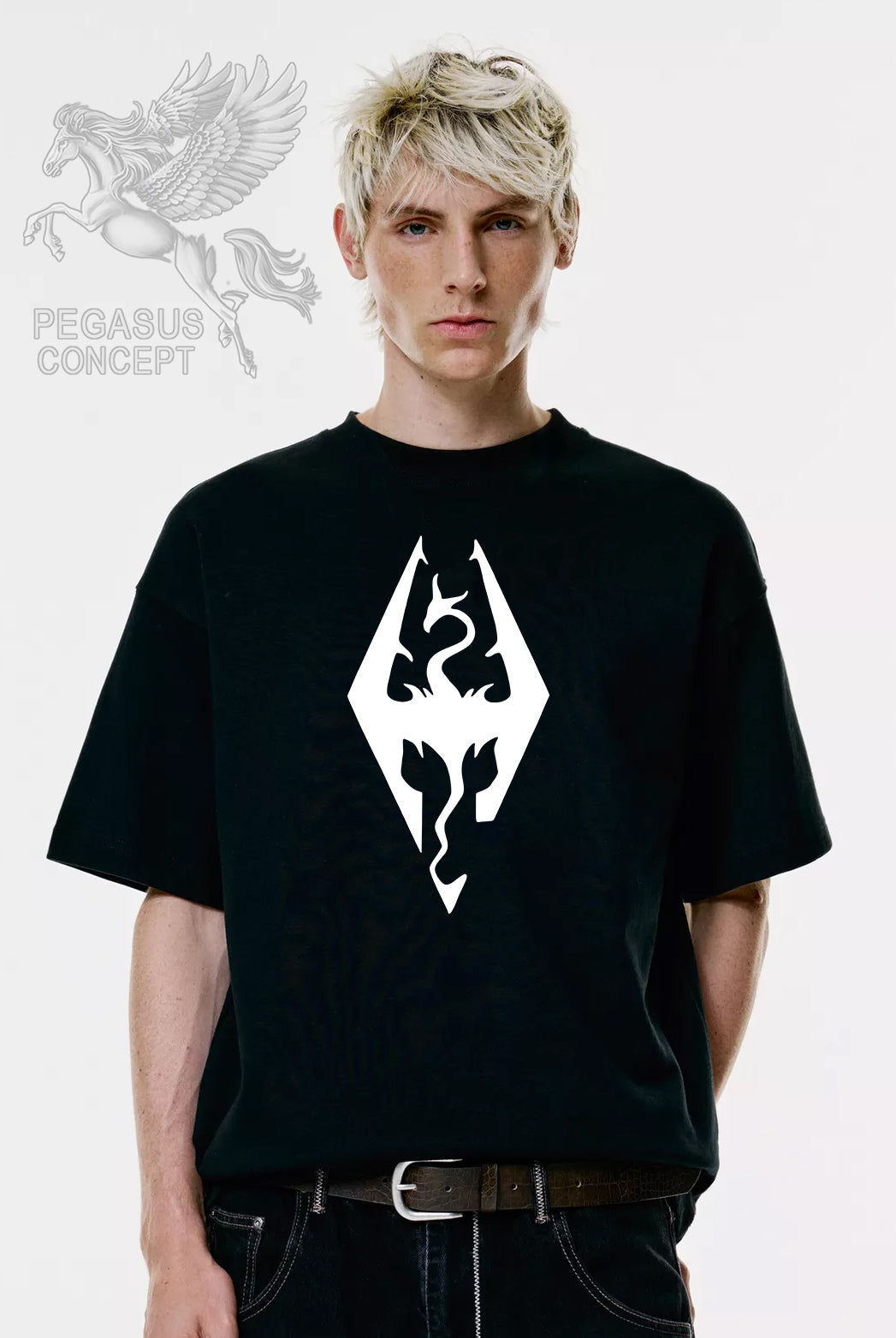 Μπλούζα μακό Premium ποιότητας σε χρώμα μαύρο με τύπωμα Skyrim