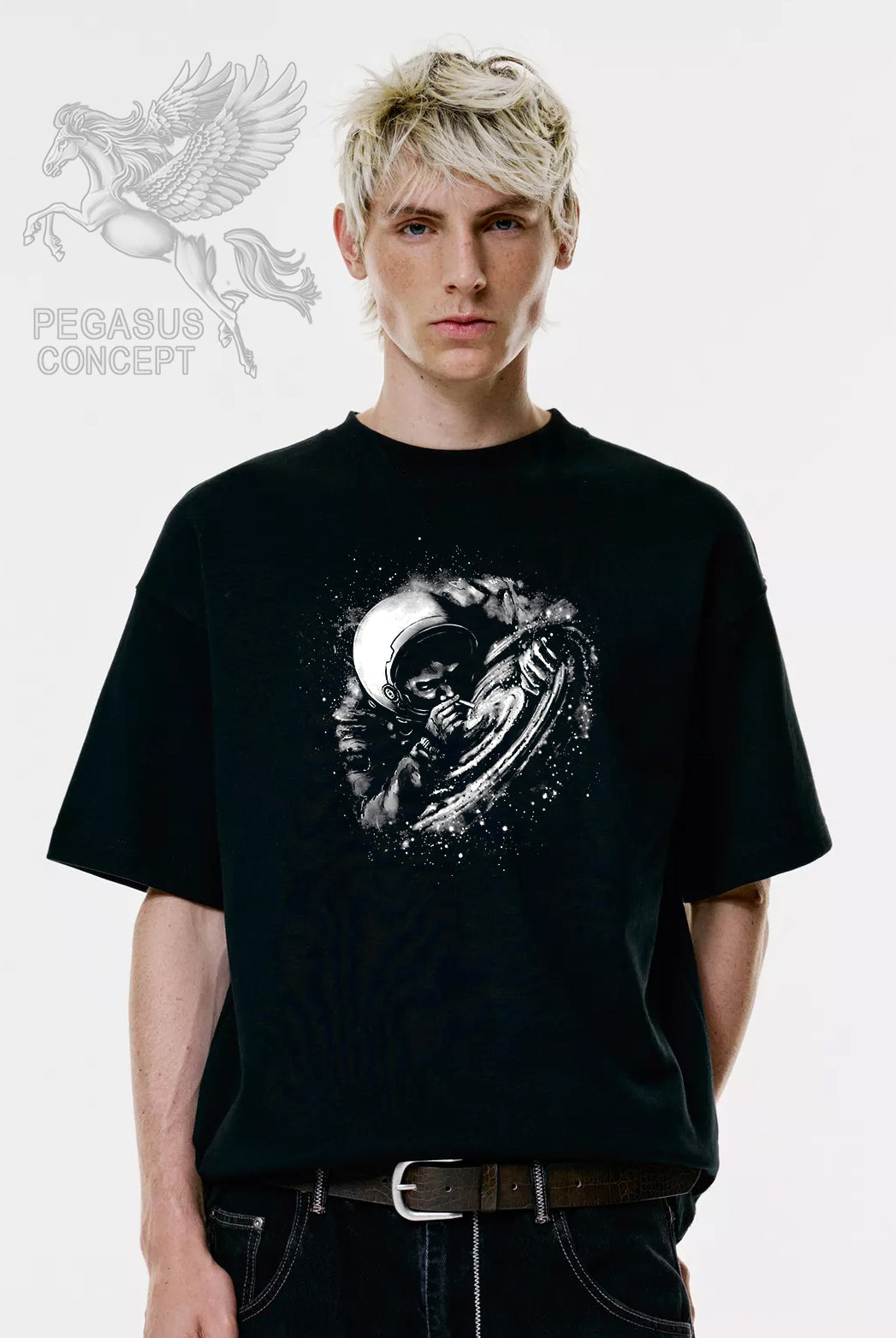 Μπλούζα μακό Premium ποιότητας σε χρώμα μαύρο με τύπωμα  Snif the universe Astronaut