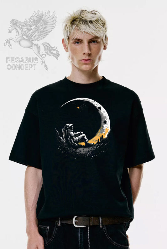 Μπλούζα μακό Premium ποιότητας σε χρώμα μαύρο με τύπωμα Astronaut half moon