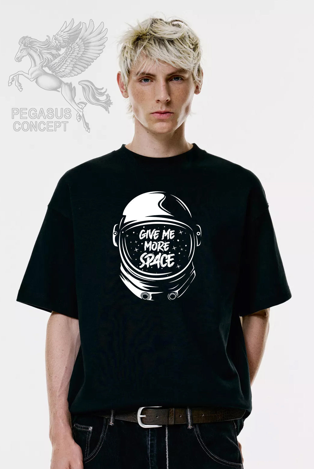 Μπλούζα μακό Premium ποιότητας σε χρώμα μαύρο με τύπωμα Give me more Space Astronau