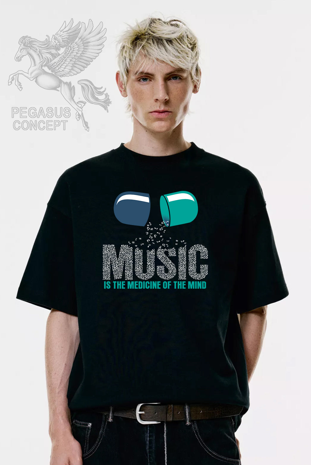 Μπλούζα μακό Premium ποιότητας σε χρώμα μαύρο με τύπωμα Music is my Medicine