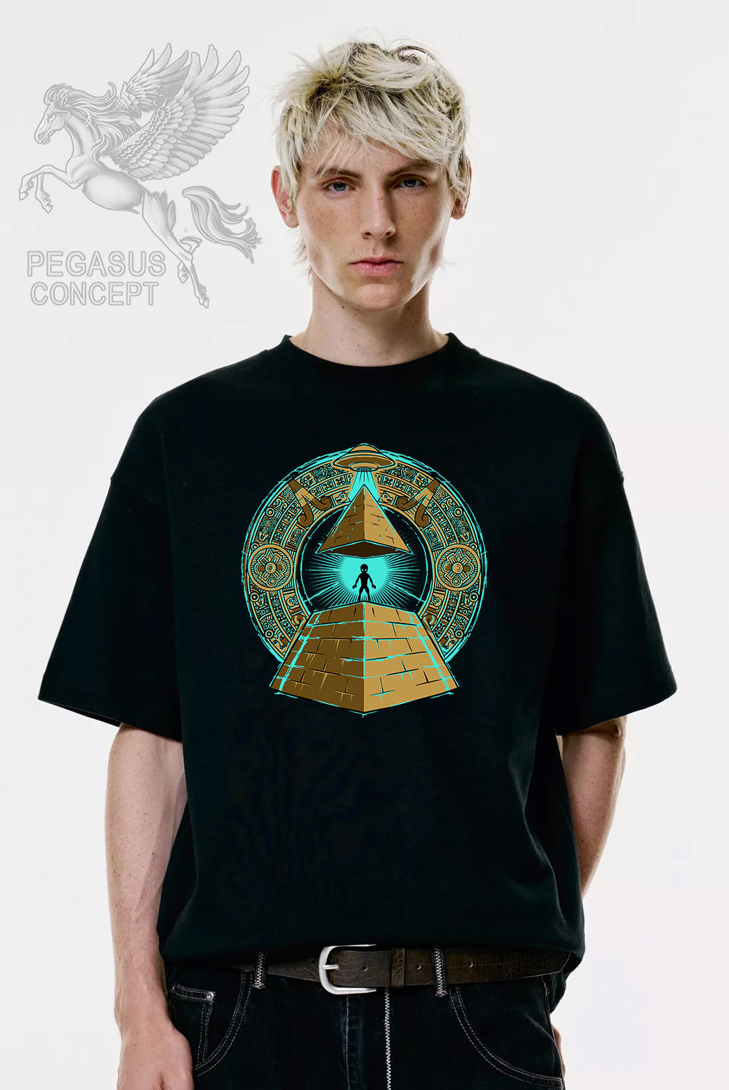 Μπλούζα μακό Premium ποιότητας σε χρώμα μαύρο με τύπωμα Pyramid Alien