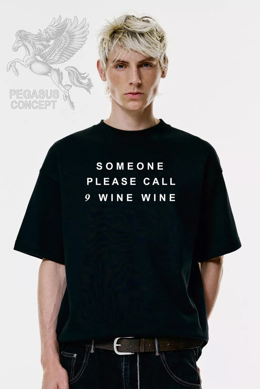 Μπλούζα μακό Premium ποιότητας σε χρώμα μαύρο με τύπωμα Someone please 9 wine wine