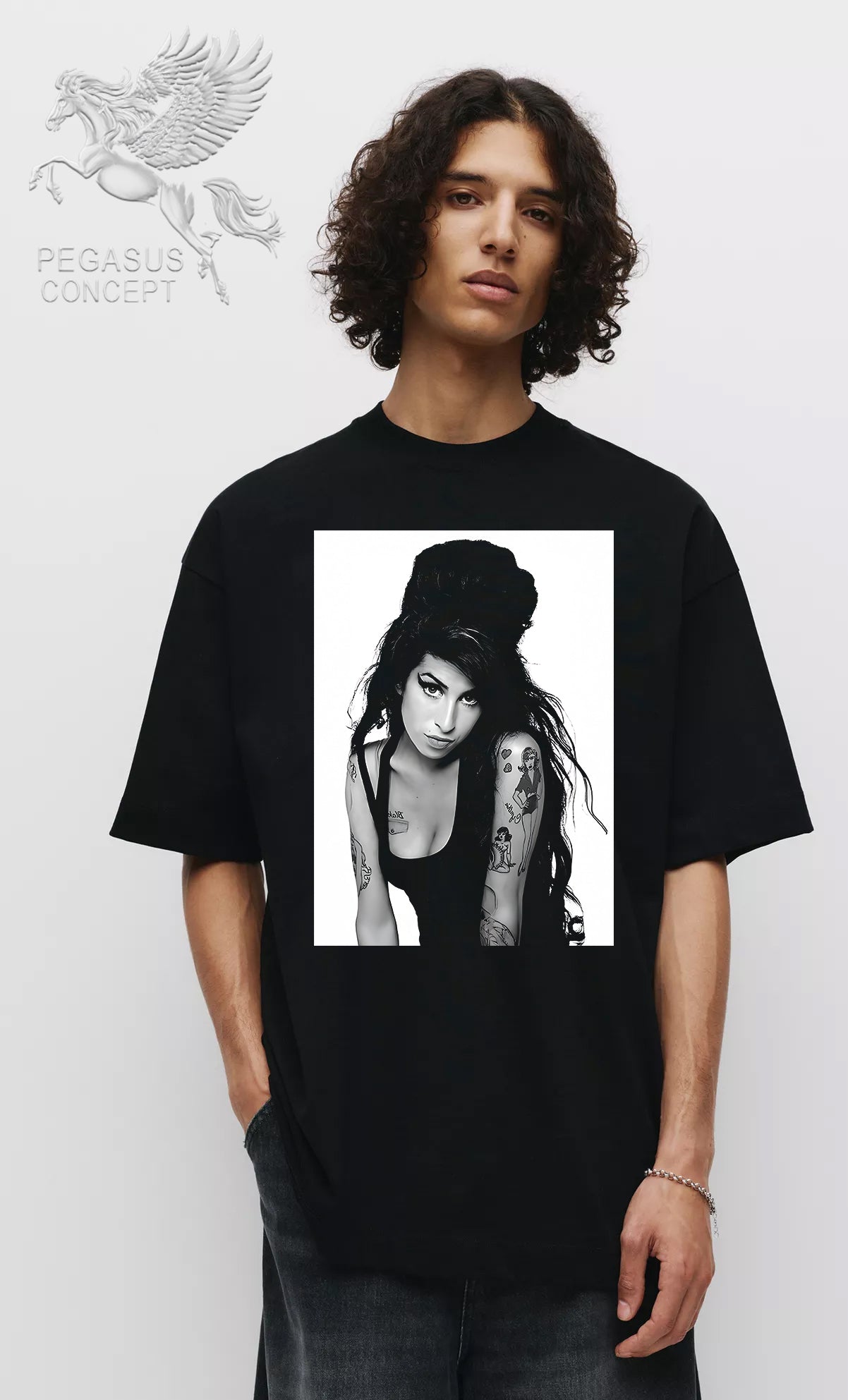 Μπλούζα μακό Premium ποιότητας σε χρώμα μαύρο με τύπωμα Amy Winehouse