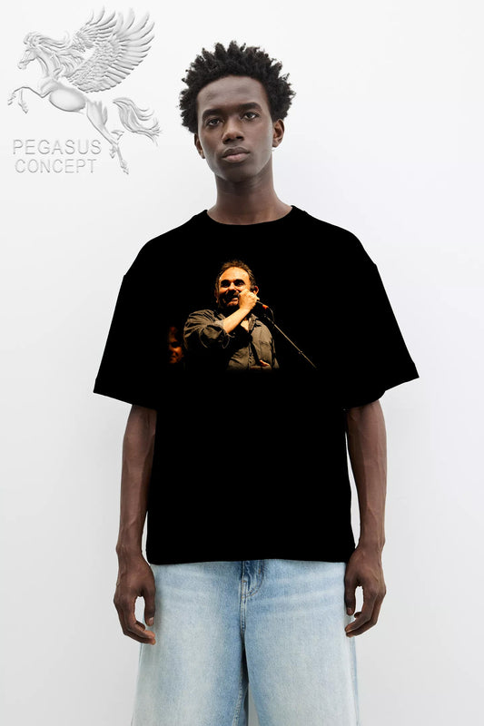 Μπλούζα μακό Premium ποιότητας σε χρώμα μαύρο με τύπωμα Σάκης Μπουλάς