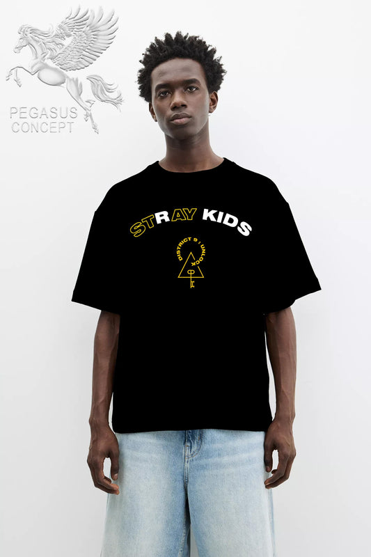 Μπλούζα μακό Premium ποιότητας σε χρώμα μαύρο με τύπωμα Stray Kids