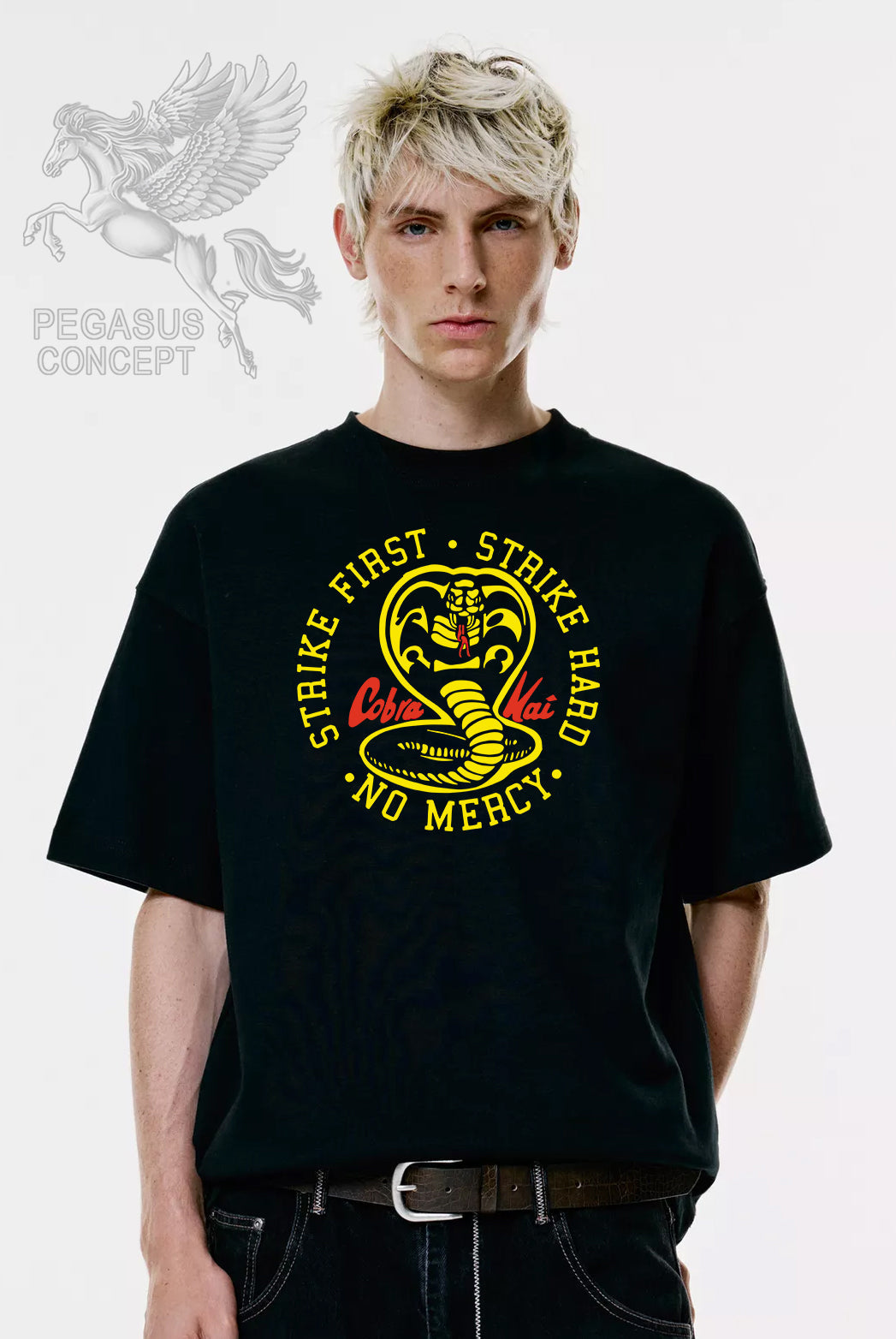 Μπλούζα μακό Premium ποιότητας σε χρώμα μαύρο με τύπωμα Cobra Kai